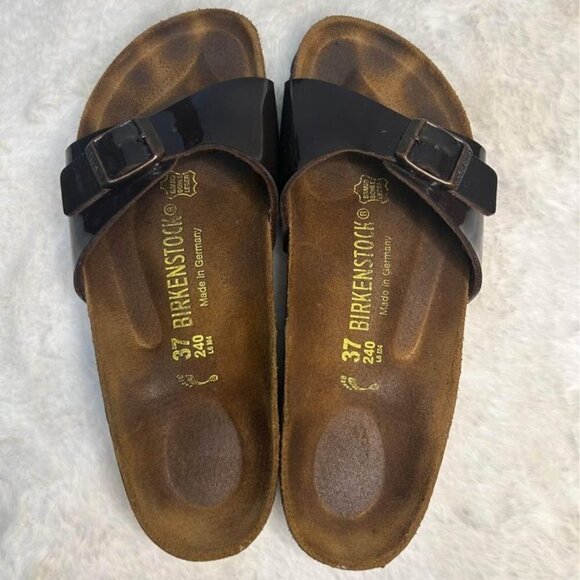 Birkenstocks woman’s brown shine one strap buckle. New condition. Size 37. - Picture 2 of 9
